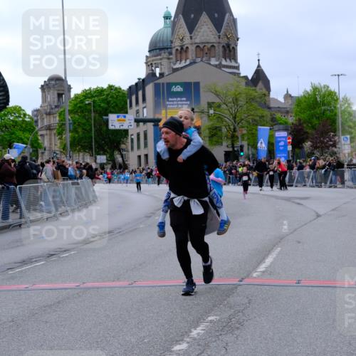 25.04.2026 - Das Zehntel Tim E. http://msf.ph/oto/9579174 25.04.2026 11:08:36 Ziel 5624, 5957, 6779, 6864 meine-sportfotos.de