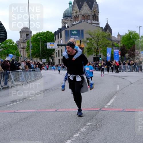 25.04.2026 - Das Zehntel Tim E. http://msf.ph/oto/9579175 25.04.2026 11:08:36 Ziel 5624, 5957, 6779, 6864 meine-sportfotos.de