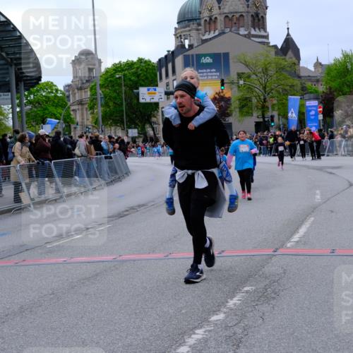 25.04.2026 - Das Zehntel Tim E. http://msf.ph/oto/9579178 25.04.2026 11:08:36 Ziel 5624, 5957, 6779, 6864 meine-sportfotos.de