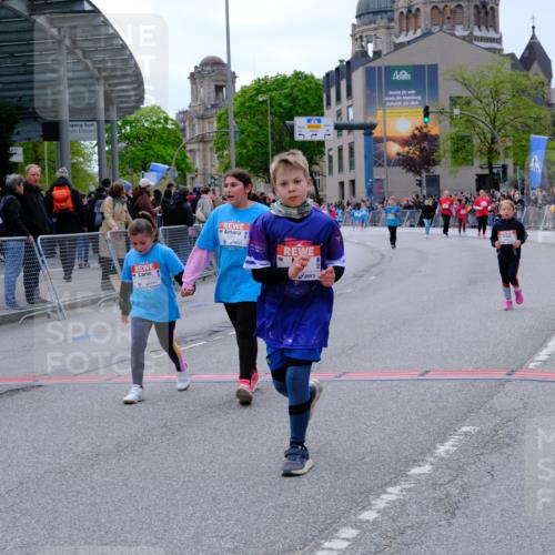25.04.2026 - Das Zehntel Tim E. http://msf.ph/oto/9579190 25.04.2026 11:08:42 Ziel 5957, 6642, 6779, 6864, 7212 meine-sportfotos.de