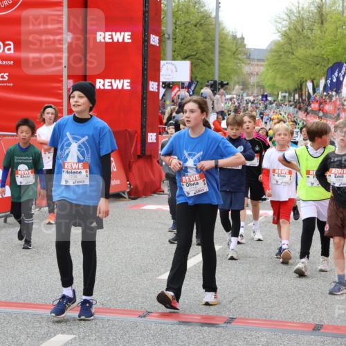 25.04.2026 - Das Zehntel Strokosch-Dieckow http://msf.ph/oto/9579198 25.04.2026 08:51:23 Ziel 1027, 1325, 1584, 1699, 1719, 2032, 2344, 2946, 3117, 3182, 3244, 3248, 3509, 3535, 4011, 1027, 1325, 1584, 1699, 1719, 2032, 2344, 2946, 3117, 3182, 3244, 3248, 3509, 3535, 4011 meine-sportfotos.de
