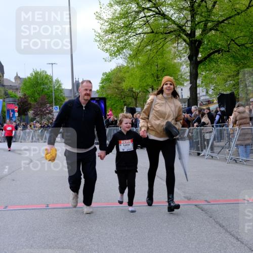 25.04.2026 - Das Zehntel Tim E. http://msf.ph/oto/9579208 25.04.2026 11:08:52 Ziel 5050, 5684, 6178, 7877 meine-sportfotos.de