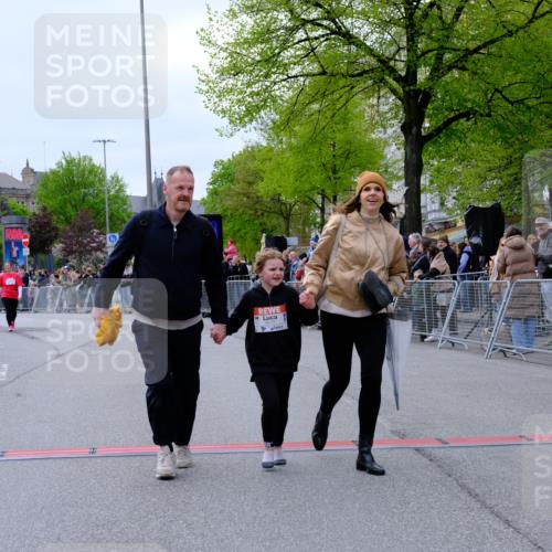 25.04.2026 - Das Zehntel Tim E. http://msf.ph/oto/9579209 25.04.2026 11:08:52 Ziel 5050, 5684, 6178, 7877 meine-sportfotos.de