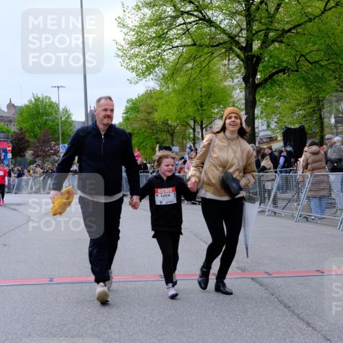 25.04.2026 - Das Zehntel Tim E. http://msf.ph/oto/9579210 25.04.2026 11:08:52 Ziel 5050, 5684, 6178, 7877 meine-sportfotos.de
