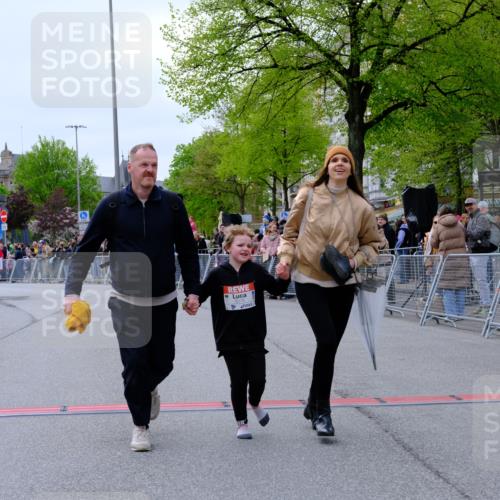 25.04.2026 - Das Zehntel Tim E. http://msf.ph/oto/9579211 25.04.2026 11:08:52 Ziel 5050, 5684, 6178, 7877 meine-sportfotos.de