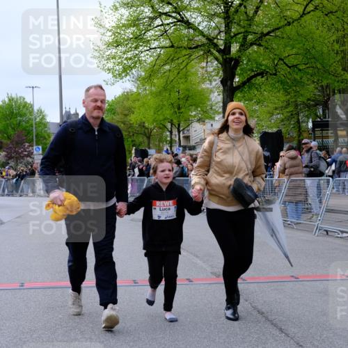 25.04.2026 - Das Zehntel Tim E. http://msf.ph/oto/9579213 25.04.2026 11:08:52 Ziel 5050, 5684, 6178, 7877 meine-sportfotos.de
