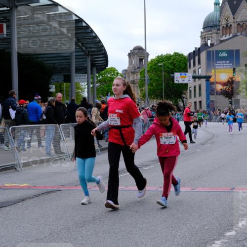 25.04.2026 - Das Zehntel Tim E. http://msf.ph/oto/9579228 25.04.2026 11:08:55 Ziel 5050, 5684, 6178, 7877, 7998 meine-sportfotos.de