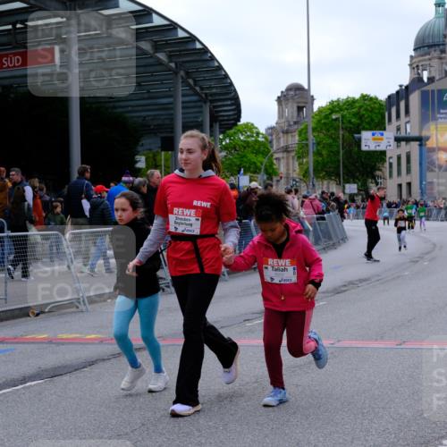 25.04.2026 - Das Zehntel Tim E. http://msf.ph/oto/9579232 25.04.2026 11:08:55 Ziel 5050, 5684, 6178, 7877, 7998 meine-sportfotos.de