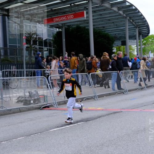 25.04.2026 - Das Zehntel Tim E. http://msf.ph/oto/9579243 25.04.2026 11:09:01 Ziel 6832, 6836, 7998 meine-sportfotos.de