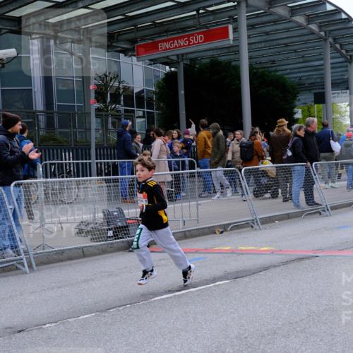 25.04.2026 - Das Zehntel Tim E. http://msf.ph/oto/9579245 25.04.2026 11:09:01 Ziel 6832, 6836, 7998 meine-sportfotos.de
