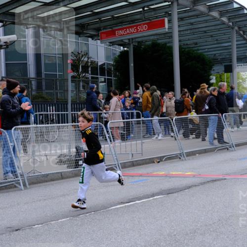 25.04.2026 - Das Zehntel Tim E. http://msf.ph/oto/9579246 25.04.2026 11:09:01 Ziel 6832, 6836, 7998 meine-sportfotos.de