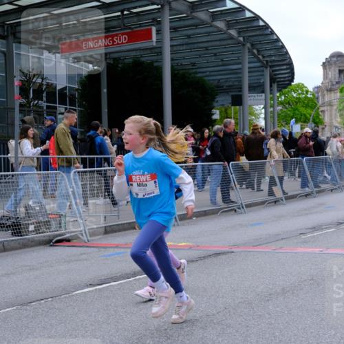 25.04.2026 - Das Zehntel Tim E. http://msf.ph/oto/9579263 25.04.2026 11:09:04 Ziel 5851, 5853, 5873, 6806, 6832, 6836, 7998 meine-sportfotos.de