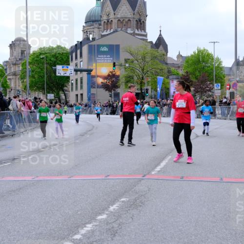 25.04.2026 - Das Zehntel Tim E. http://msf.ph/oto/9579266 25.04.2026 11:09:05 Ziel 5851, 5853, 5873, 6806, 6832, 6836, 7998 meine-sportfotos.de