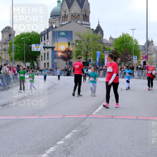 25.04.2026 - Das Zehntel Tim E. http://msf.ph/oto/9579267 25.04.2026 11:09:05 Ziel 5851, 5853, 5873, 6806, 6832, 6836, 7998 meine-sportfotos.de