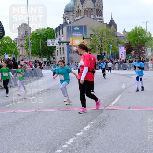 25.04.2026 - Das Zehntel Tim E. http://msf.ph/oto/9579274 25.04.2026 11:09:08 Ziel 5851, 5853, 5873, 6790, 6806, 6832, 6836 meine-sportfotos.de