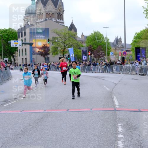 25.04.2026 - Das Zehntel Tim E. http://msf.ph/oto/9579331 25.04.2026 11:09:36 Ziel 5658, 6862, 7262, 7432, 7476 meine-sportfotos.de