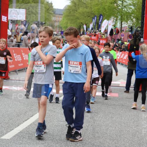 25.04.2026 - Das Zehntel Strokosch-Dieckow http://msf.ph/oto/9579334 25.04.2026 08:51:34 Ziel 1125, 1200, 1212, 1523, 1723, 1987, 2751, 3178, 3261, 3303, 3309, 3690, 3843, 3967, 1125, 1200, 1212, 1523, 1723, 1987, 2751, 3178, 3261, 3303, 3309, 3690, 3843, 3967 meine-sportfotos.de