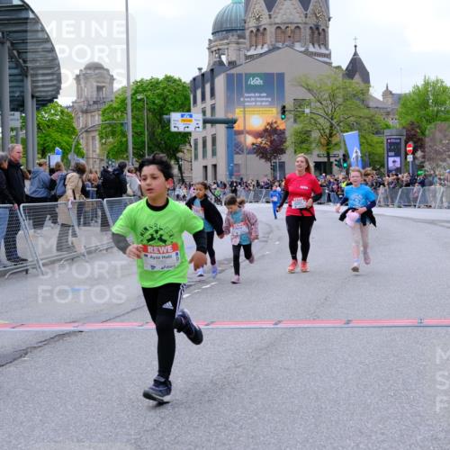 25.04.2026 - Das Zehntel Tim E. http://msf.ph/oto/9579341 25.04.2026 11:09:38 Ziel 5658, 6286, 6862, 7262, 7432, 7476 meine-sportfotos.de
