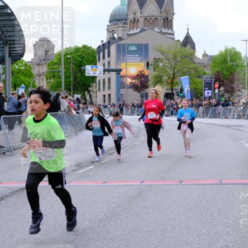 25.04.2026 - Das Zehntel Tim E. http://msf.ph/oto/9579344 25.04.2026 11:09:38 Ziel 5658, 6286, 6862, 7262, 7432, 7476 meine-sportfotos.de