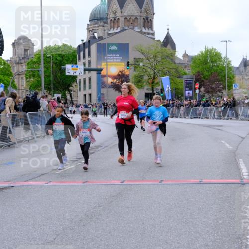 25.04.2026 - Das Zehntel Tim E. http://msf.ph/oto/9579346 25.04.2026 11:09:39 Ziel 5658, 6286, 6290, 6862, 7262, 7432, 7476 meine-sportfotos.de