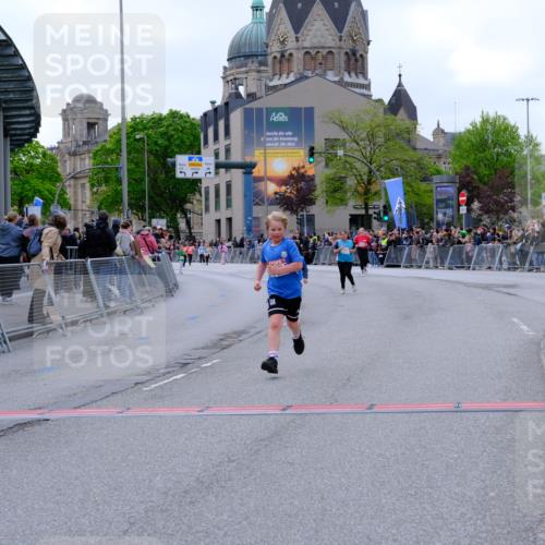25.04.2026 - Das Zehntel Tim E. http://msf.ph/oto/9579356 25.04.2026 11:09:42 Ziel 5658, 6286, 6290, 6862, 7262, 7432, 7476 meine-sportfotos.de
