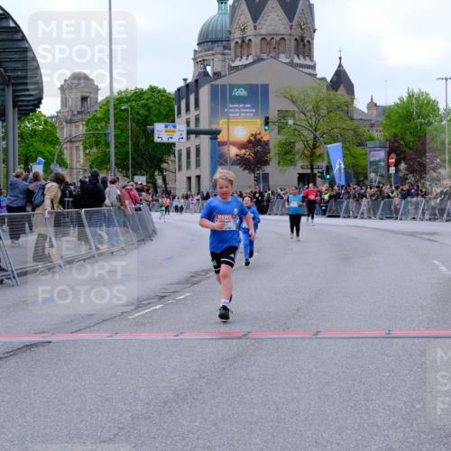 25.04.2026 - Das Zehntel Tim E. http://msf.ph/oto/9579359 25.04.2026 11:09:43 Ziel 5658, 5730, 6286, 6290, 6862, 7262, 7432, 7476 meine-sportfotos.de