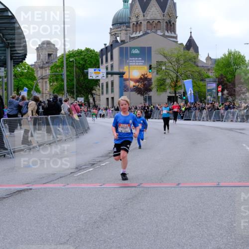 25.04.2026 - Das Zehntel Tim E. http://msf.ph/oto/9579360 25.04.2026 11:09:43 Ziel 5658, 5730, 6286, 6290, 6862, 7262, 7432, 7476 meine-sportfotos.de