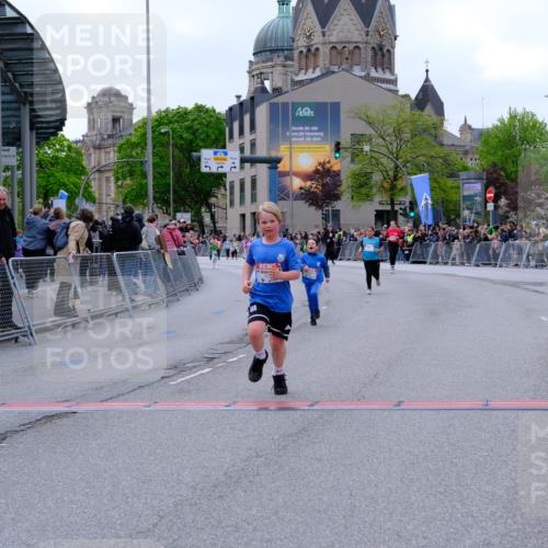 25.04.2026 - Das Zehntel Tim E. http://msf.ph/oto/9579362 25.04.2026 11:09:43 Ziel 5658, 5730, 6286, 6290, 6862, 7262, 7432, 7476 meine-sportfotos.de