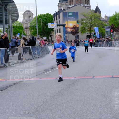 25.04.2026 - Das Zehntel Tim E. http://msf.ph/oto/9579364 25.04.2026 11:09:43 Ziel 5658, 5730, 6286, 6290, 6862, 7262, 7432, 7476 meine-sportfotos.de