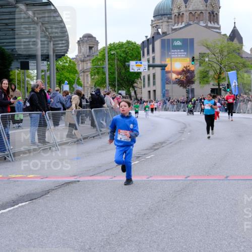 25.04.2026 - Das Zehntel Tim E. http://msf.ph/oto/9579367 25.04.2026 11:09:45 Ziel 5730, 6286, 6290, 6862, 7432, 7476 meine-sportfotos.de