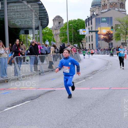 25.04.2026 - Das Zehntel Tim E. http://msf.ph/oto/9579371 25.04.2026 11:09:46 Ziel 5199, 5730, 6286, 6290, 6862, 7432, 7476 meine-sportfotos.de