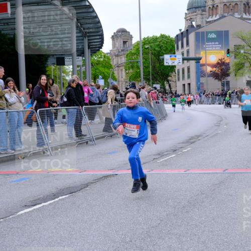 25.04.2026 - Das Zehntel Tim E. http://msf.ph/oto/9579372 25.04.2026 11:09:46 Ziel 5199, 5730, 6286, 6290, 6862, 7432, 7476 meine-sportfotos.de