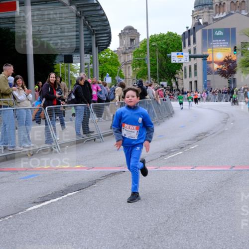 25.04.2026 - Das Zehntel Tim E. http://msf.ph/oto/9579373 25.04.2026 11:09:46 Ziel 5199, 5730, 6286, 6290, 6862, 7432, 7476 meine-sportfotos.de