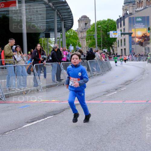 25.04.2026 - Das Zehntel Tim E. http://msf.ph/oto/9579374 25.04.2026 11:09:46 Ziel 5199, 5730, 6286, 6290, 6862, 7432, 7476 meine-sportfotos.de