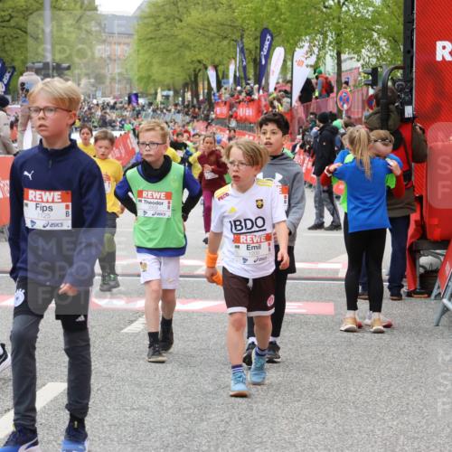 25.04.2026 - Das Zehntel Strokosch-Dieckow http://msf.ph/oto/9579388 25.04.2026 08:51:36 Ziel 1125, 1200, 1284, 1523, 1731, 1987, 2751, 2806, 3261, 3303, 3309, 3843, 3967, 1125, 1200, 1284, 1523, 1731, 1987, 2751, 2806, 3261, 3303, 3309, 3843, 3967 meine-sportfotos.de