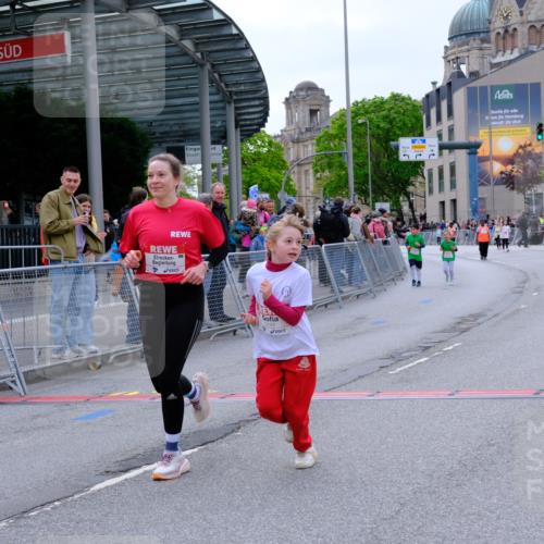 25.04.2026 - Das Zehntel Tim E. http://msf.ph/oto/9579409 25.04.2026 11:09:53 Ziel 5199, 5730 meine-sportfotos.de