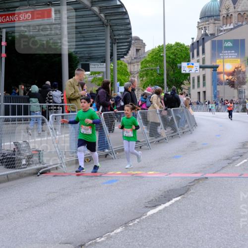 25.04.2026 - Das Zehntel Tim E. http://msf.ph/oto/9579410 25.04.2026 11:10:00 Ziel 5849, 5863, 7379 meine-sportfotos.de