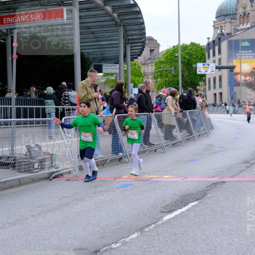 25.04.2026 - Das Zehntel Tim E. http://msf.ph/oto/9579412 25.04.2026 11:10:00 Ziel 5849, 5863, 7379 meine-sportfotos.de