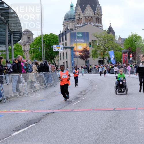 25.04.2026 - Das Zehntel Tim E. http://msf.ph/oto/9579423 25.04.2026 11:10:05 Ziel 5849, 5863, 7342, 7351, 7379 meine-sportfotos.de