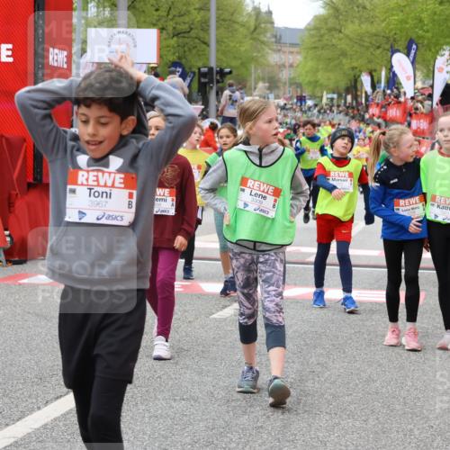 25.04.2026 - Das Zehntel Strokosch-Dieckow http://msf.ph/oto/9579424 25.04.2026 08:51:41 Ziel 1197, 1284, 1542, 1729, 1731, 1739, 1987, 2656, 2806, 2820, 3215, 3260, 3330, 1197, 1284, 1542, 1729, 1731, 1739, 1987, 2656, 2806, 2820, 3215, 3260, 3330 meine-sportfotos.de