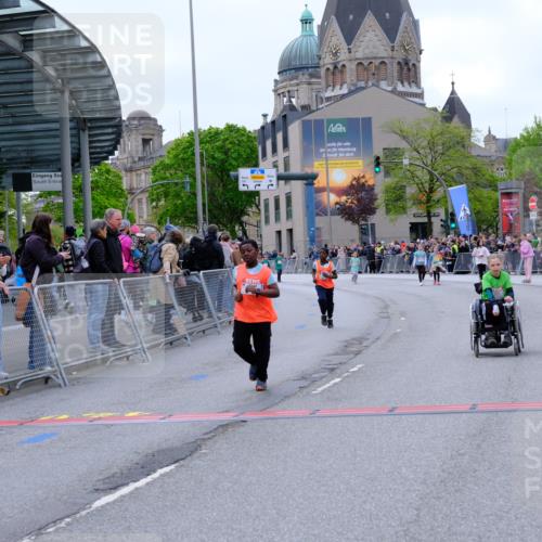 25.04.2026 - Das Zehntel Tim E. http://msf.ph/oto/9579427 25.04.2026 11:10:05 Ziel 5849, 5863, 7342, 7351, 7379 meine-sportfotos.de