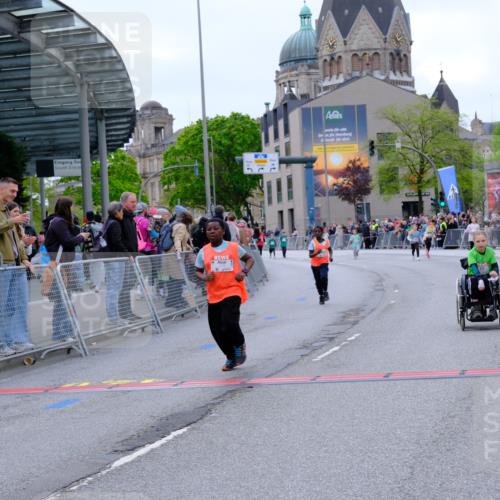 25.04.2026 - Das Zehntel Tim E. http://msf.ph/oto/9579429 25.04.2026 11:10:05 Ziel 5849, 5863, 7342, 7351, 7379 meine-sportfotos.de