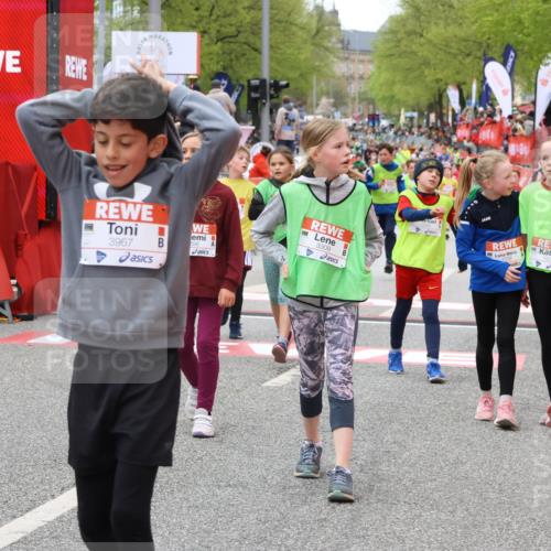 25.04.2026 - Das Zehntel Strokosch-Dieckow http://msf.ph/oto/9579432 25.04.2026 08:51:41 Ziel 1197, 1284, 1542, 1729, 1731, 1739, 1987, 2656, 2806, 2820, 3215, 3260, 3330, 1197, 1284, 1542, 1729, 1731, 1739, 1987, 2656, 2806, 2820, 3215, 3260, 3330 meine-sportfotos.de