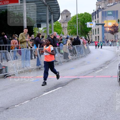 25.04.2026 - Das Zehntel Tim E. http://msf.ph/oto/9579436 25.04.2026 11:10:09 Ziel 7342, 7351, 7379, 7530, 7534 meine-sportfotos.de