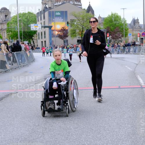 25.04.2026 - Das Zehntel Tim E. http://msf.ph/oto/9579438 25.04.2026 11:10:10 Ziel 7342, 7351, 7379, 7530, 7534 meine-sportfotos.de
