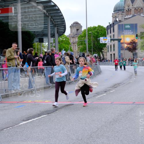 25.04.2026 - Das Zehntel Tim E. http://msf.ph/oto/9579444 25.04.2026 11:10:15 Ziel 7351, 7530, 7534 meine-sportfotos.de