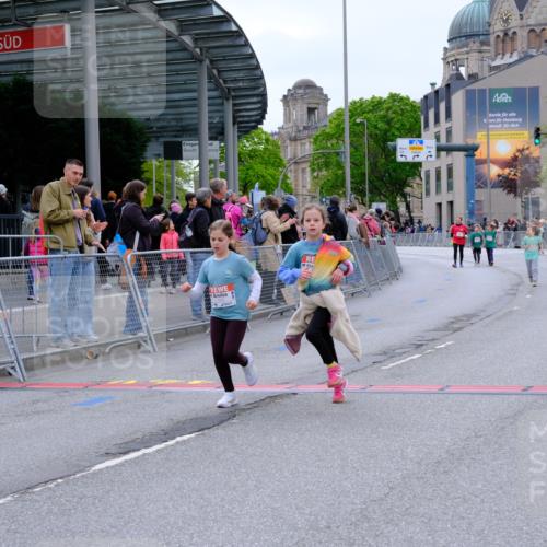 25.04.2026 - Das Zehntel Tim E. http://msf.ph/oto/9579445 25.04.2026 11:10:15 Ziel 7351, 7530, 7534 meine-sportfotos.de