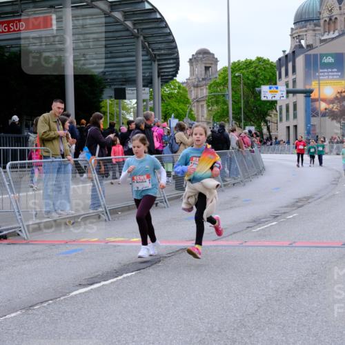 25.04.2026 - Das Zehntel Tim E. http://msf.ph/oto/9579446 25.04.2026 11:10:15 Ziel 7351, 7530, 7534 meine-sportfotos.de