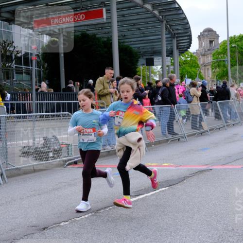 25.04.2026 - Das Zehntel Tim E. http://msf.ph/oto/9579453 25.04.2026 11:10:16 Ziel 7530, 7534 meine-sportfotos.de
