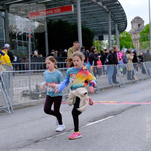 25.04.2026 - Das Zehntel Tim E. http://msf.ph/oto/9579454 25.04.2026 11:10:16 Ziel 7530, 7534 meine-sportfotos.de